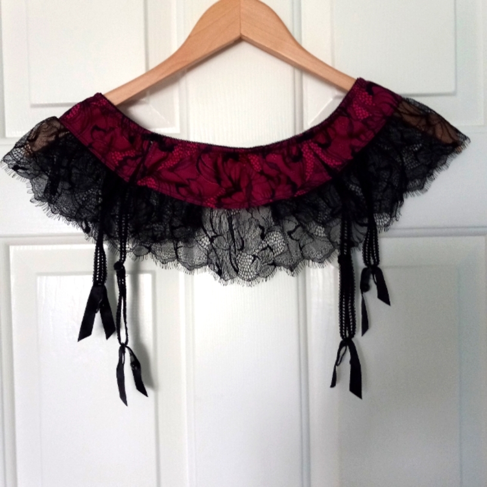 Felina Garder Belt Black Lace & Hot Pimk Satin Womens Size Small